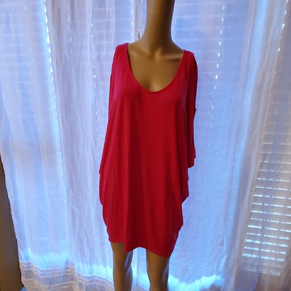 FULL FLOWING TEE TOP